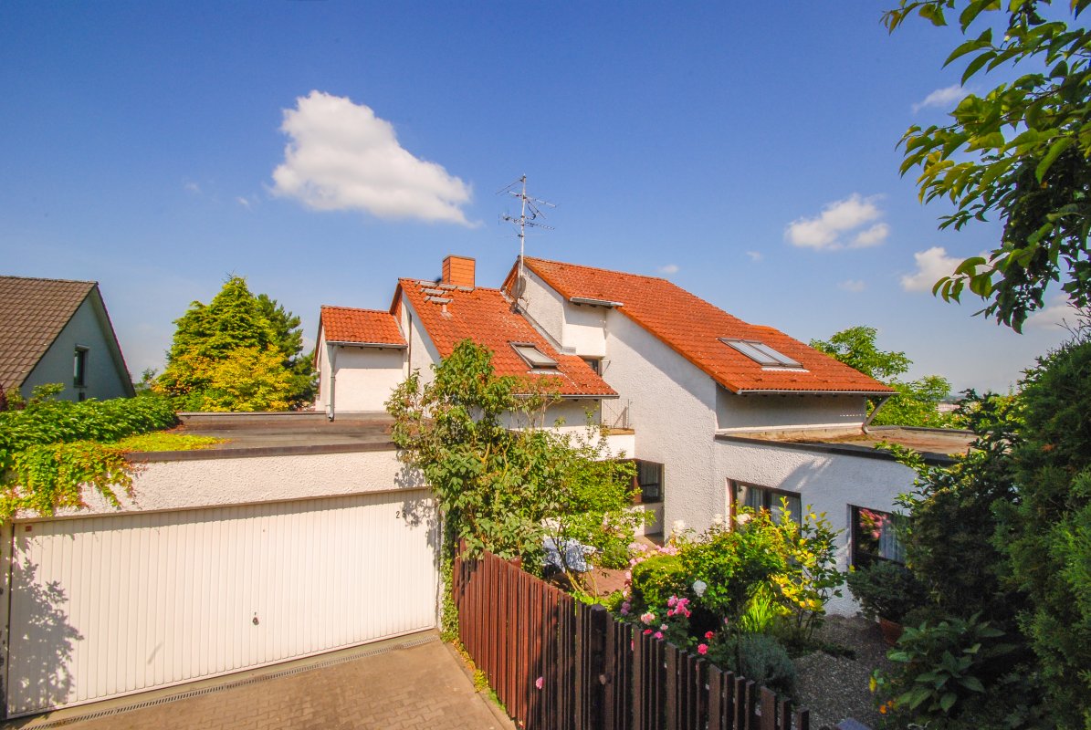 Zwingenberg, Villa mit Blick, Bestlage (Exposé 1025) - Oliver Reifferscheid - Immobilienmakler Darmstadt