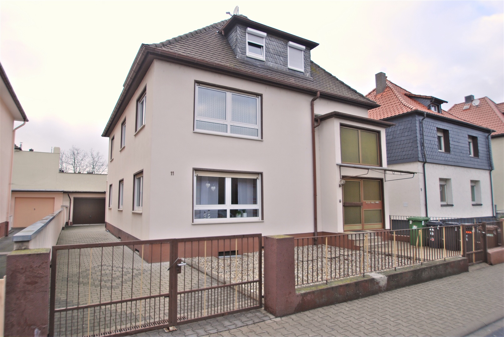  - Bürstadt, sehr gepflegtes Dreifamilienhaus - Exposé 1232