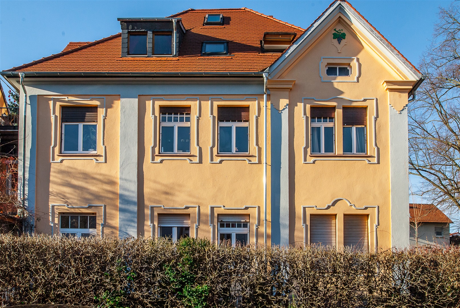 Schickes Mehrfamilenhaus im Stilaltbau. - Oliver Reifferscheid - Immobilienmakler Darmstadt