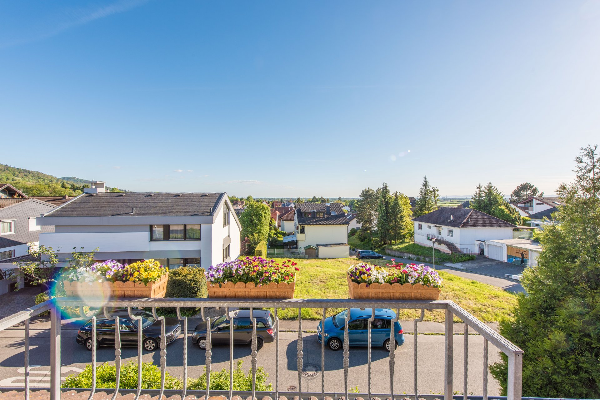 Hirschberg - Schöne Dachgeschoßwohnung mit Blick