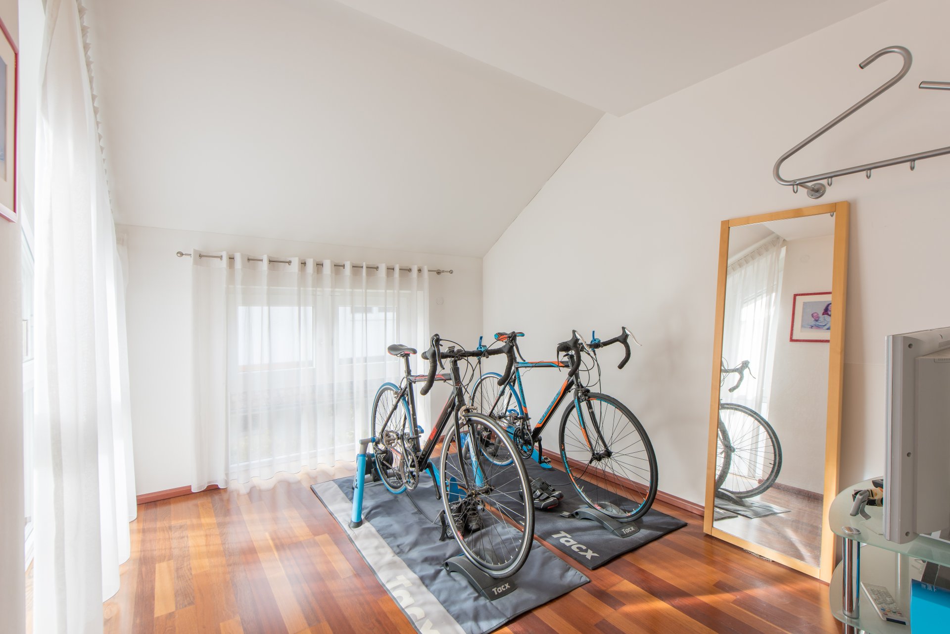 Zusätzliche Niesche am Elternschlafzimmer für z.B.: Homeoffice - Oliver Reifferscheid - Immobilienmakler Darmstadt